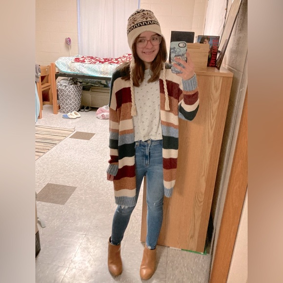 Meet your Posher, Amelia - Picture 1 of 1